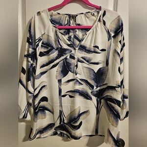 Nic+Zoe womens blouse. Blue and white